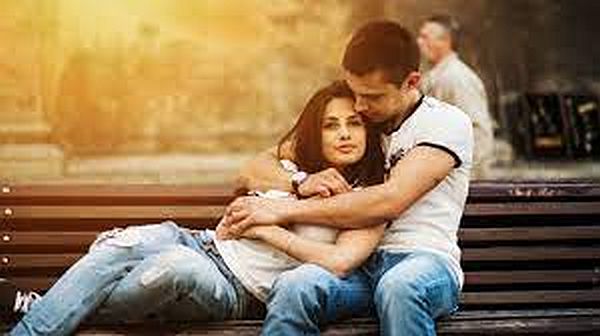 filies-kai-erotes-den-pane-mazi